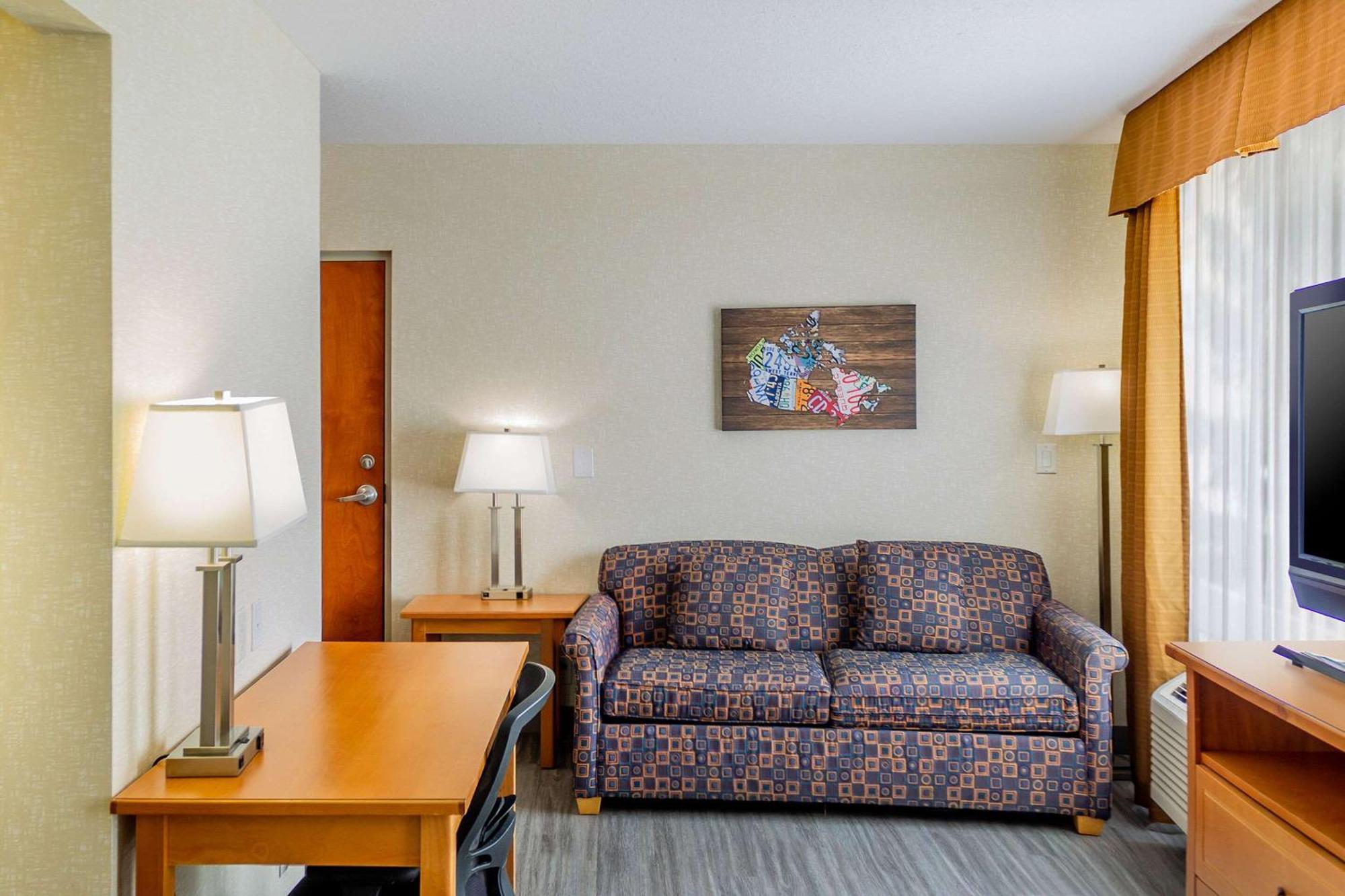 Econo Lodge Inn & Suites University YYC Eksteriør billede