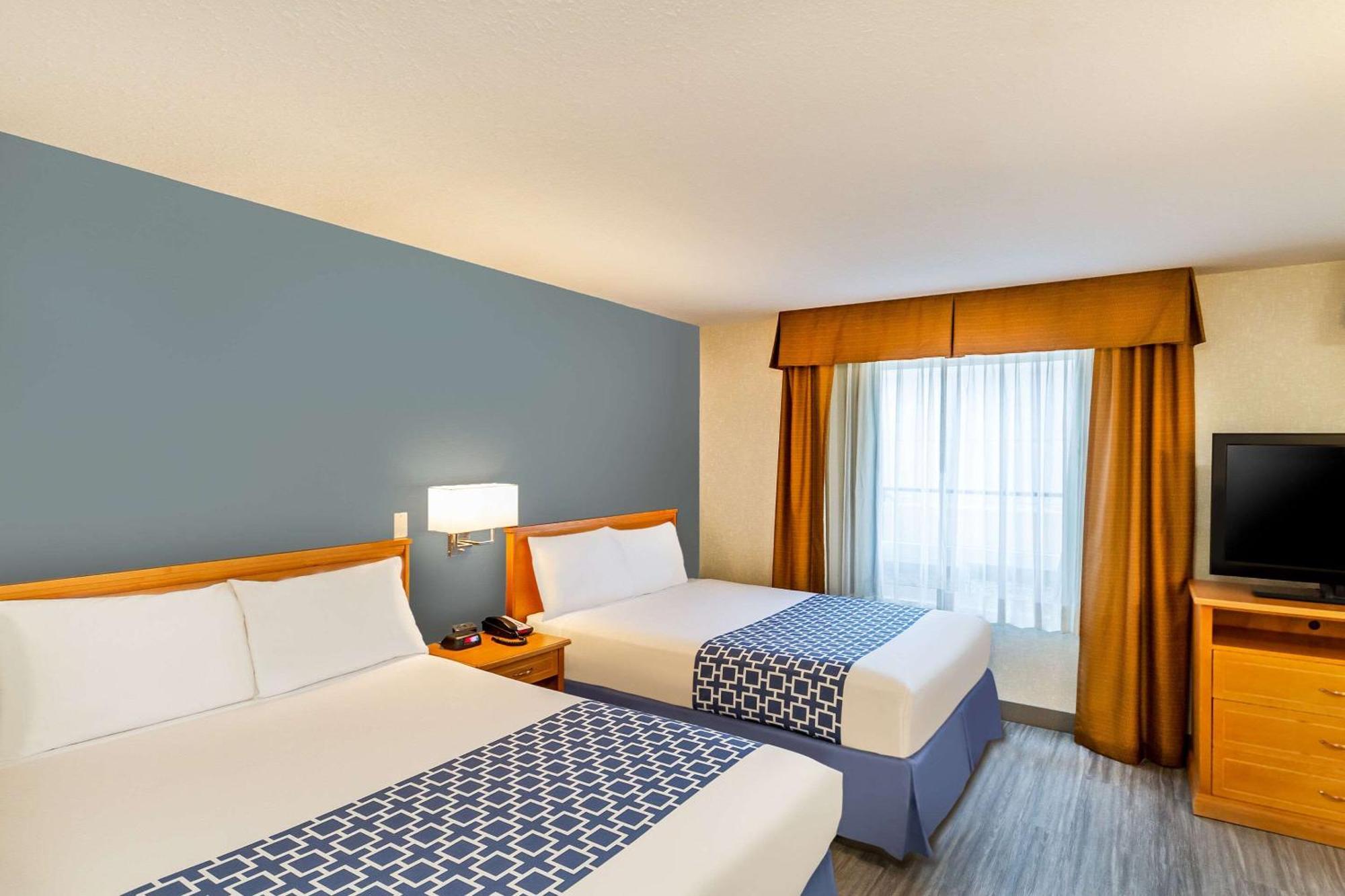 Econo Lodge Inn & Suites University YYC Eksteriør billede