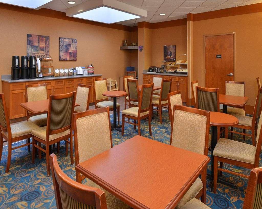 Econo Lodge Inn & Suites University YYC Restaurant billede